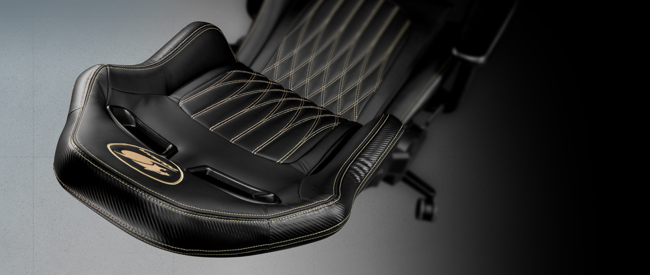 Silla hotrod oscura desde arriba